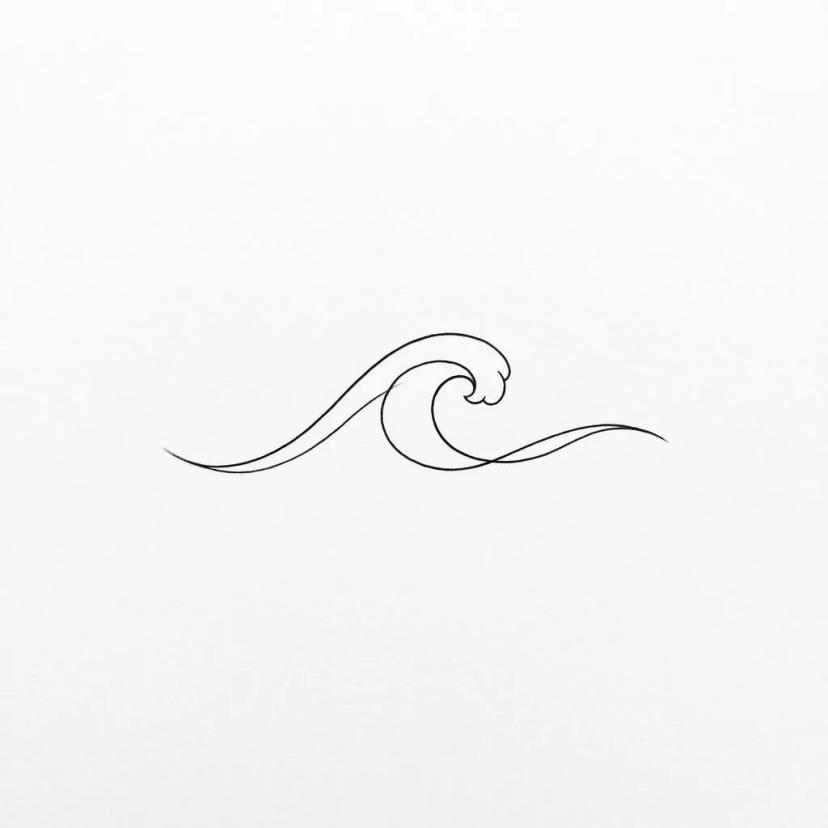 Dessin de tatouage d'une vague minimaliste tracée d'une seule ligne fine sur fond blanc.