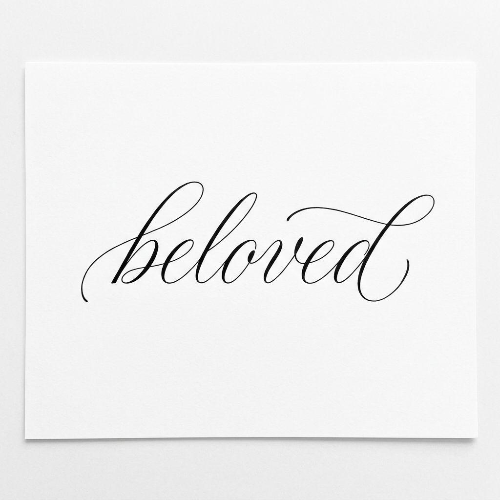 idée tatouage nuque lettrage manuscrit