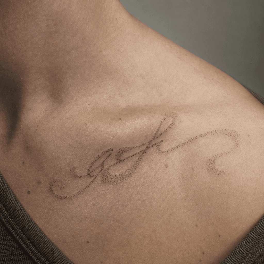 idée tatouage écriture lettrage dotwork pointillé