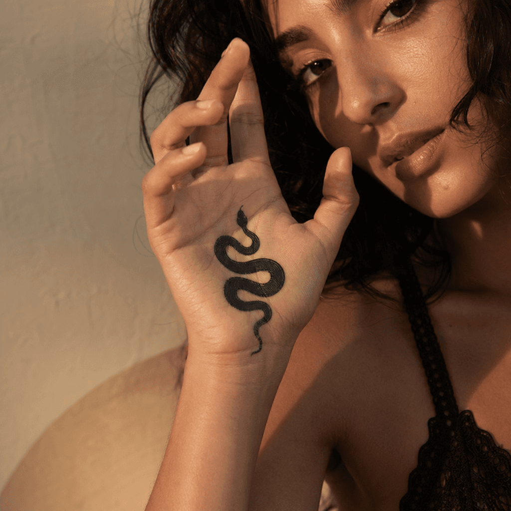 Idée tatouage main